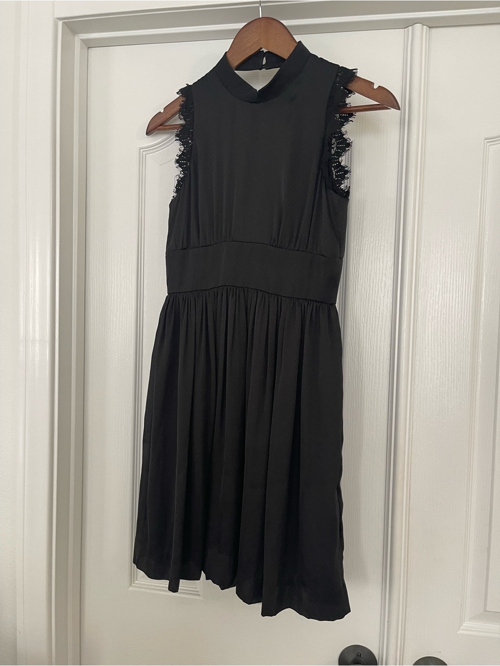 Corey Lynn Calter Classic Black Lace-Trim Sleeveless Dress 4 petite